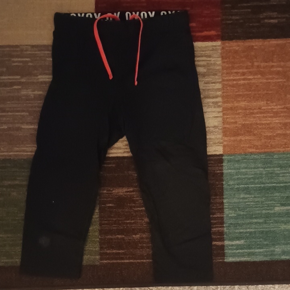 Black Capri Leggings with Red Drawstring